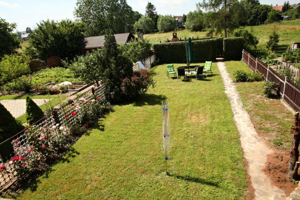 Holiday home Dum V Ceskem Raji Dolni Bousov