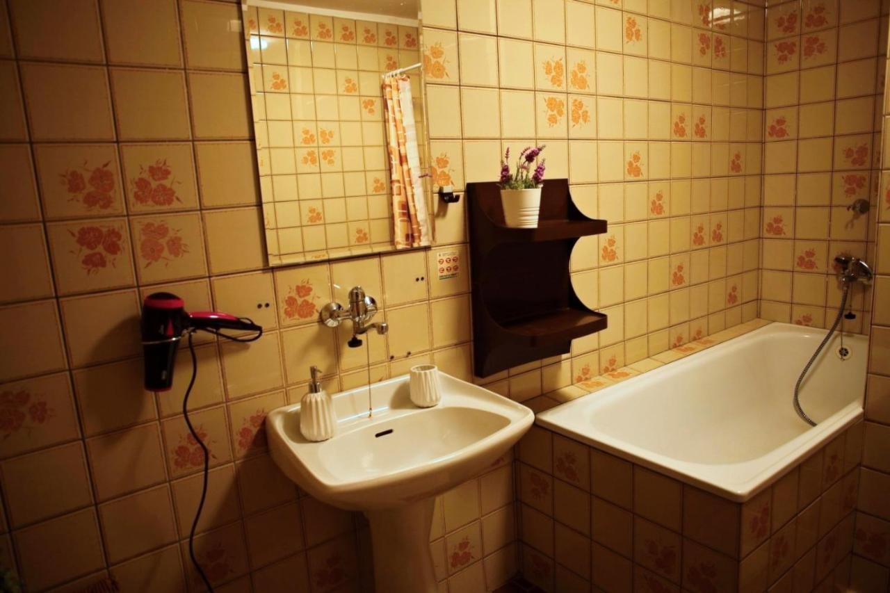 Holiday home Dum V Ceskem Raji Dolni Bousov