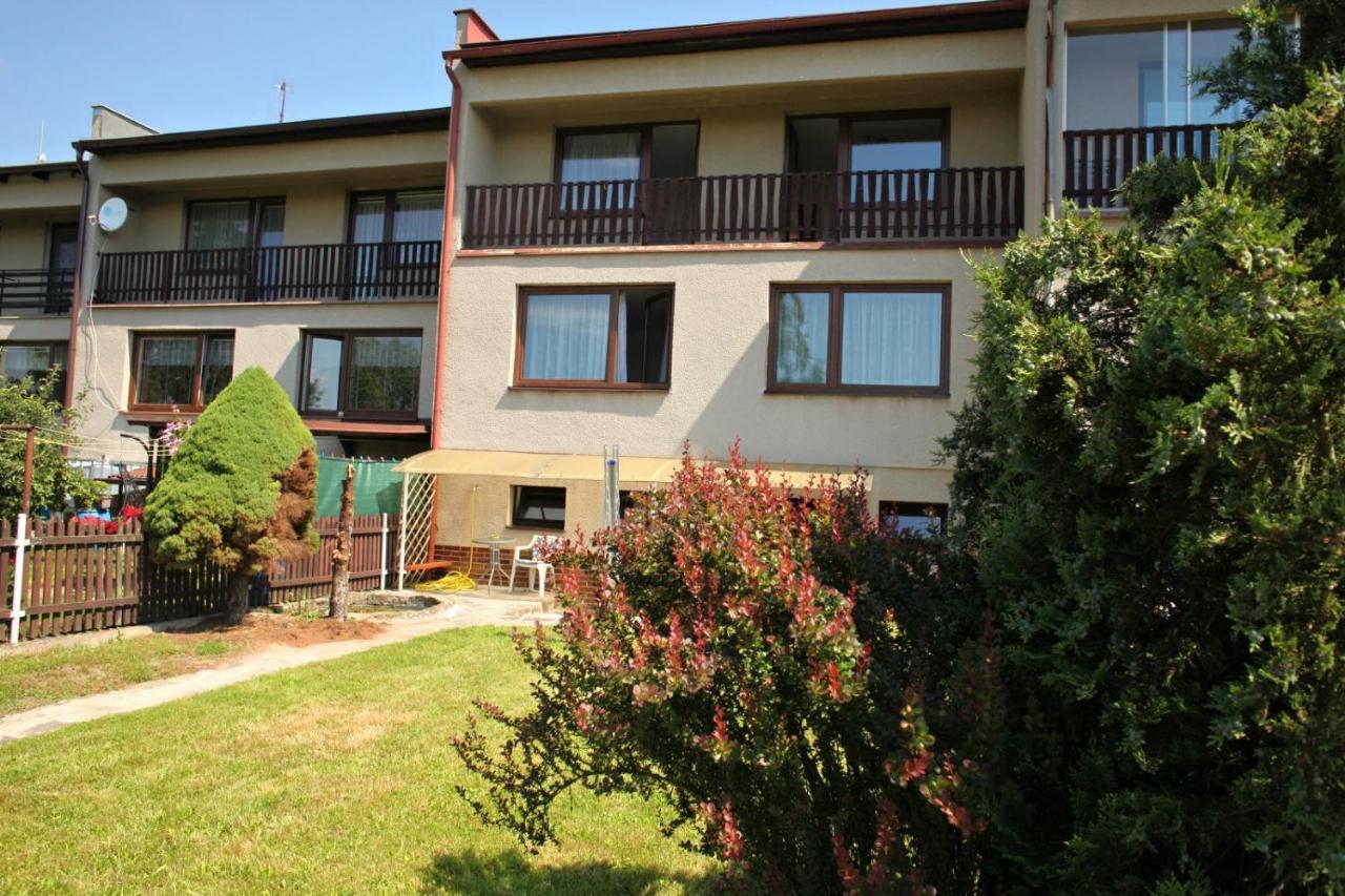 Holiday home Dum V Ceskem Raji Dolni Bousov