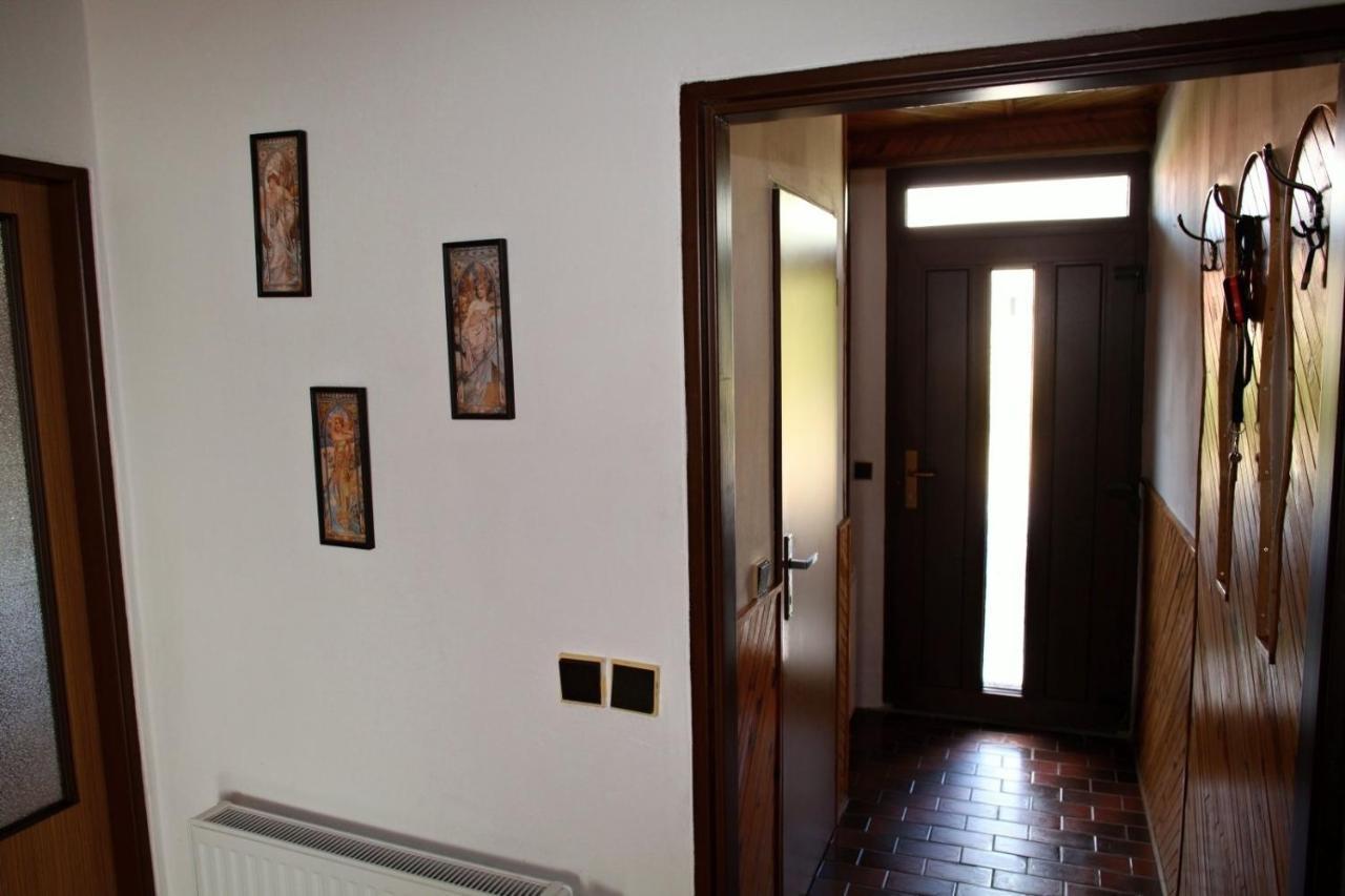 Holiday home Dum V Ceskem Raji Dolni Bousov