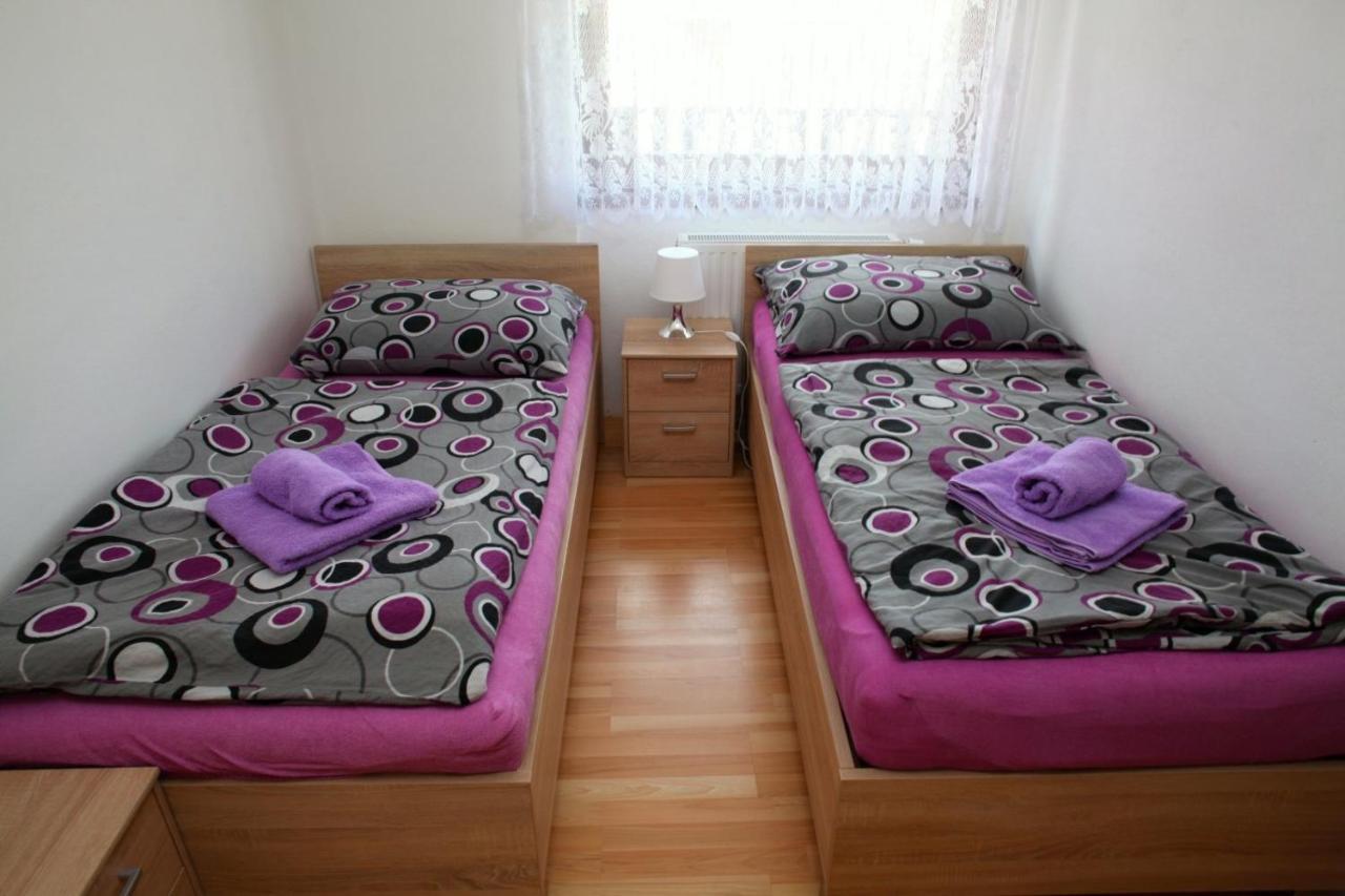 Dum V Ceskem Raji Dolni Bousov